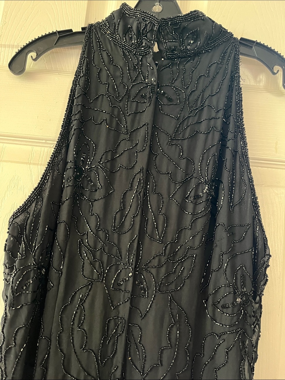 Elegant Black Maxi Dress with Beaded Detail - Picture 5 of 7